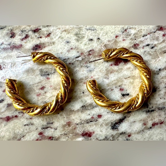 1970s Vintage Gold Plated Twisted Hoop Earrings - Picture 3 of 5